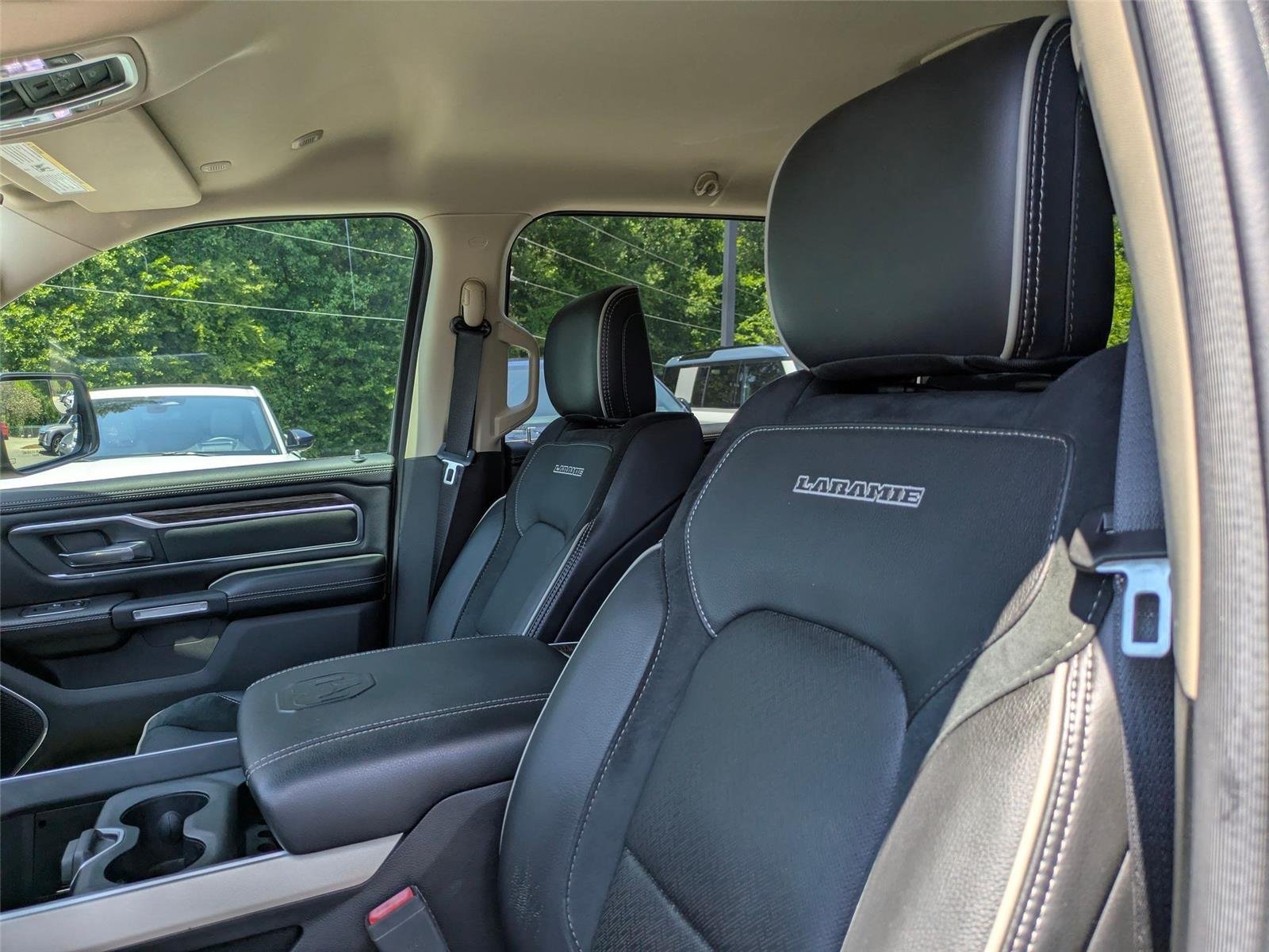 Used 2020 Granite Crystal Metallic Clearcoat Ram Laramie image 14