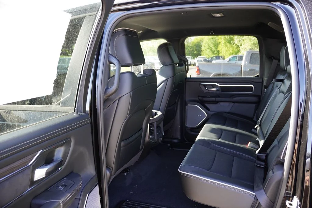 New 2026 Diamond Black Crystal Pearl-Coat Exterior Paint RAM Laramie image 11