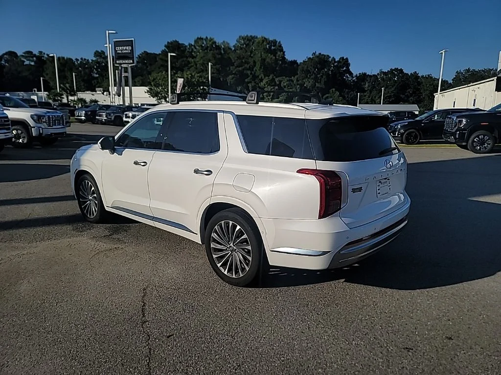 Used 2023 White Hyundai Calligraphy image 5