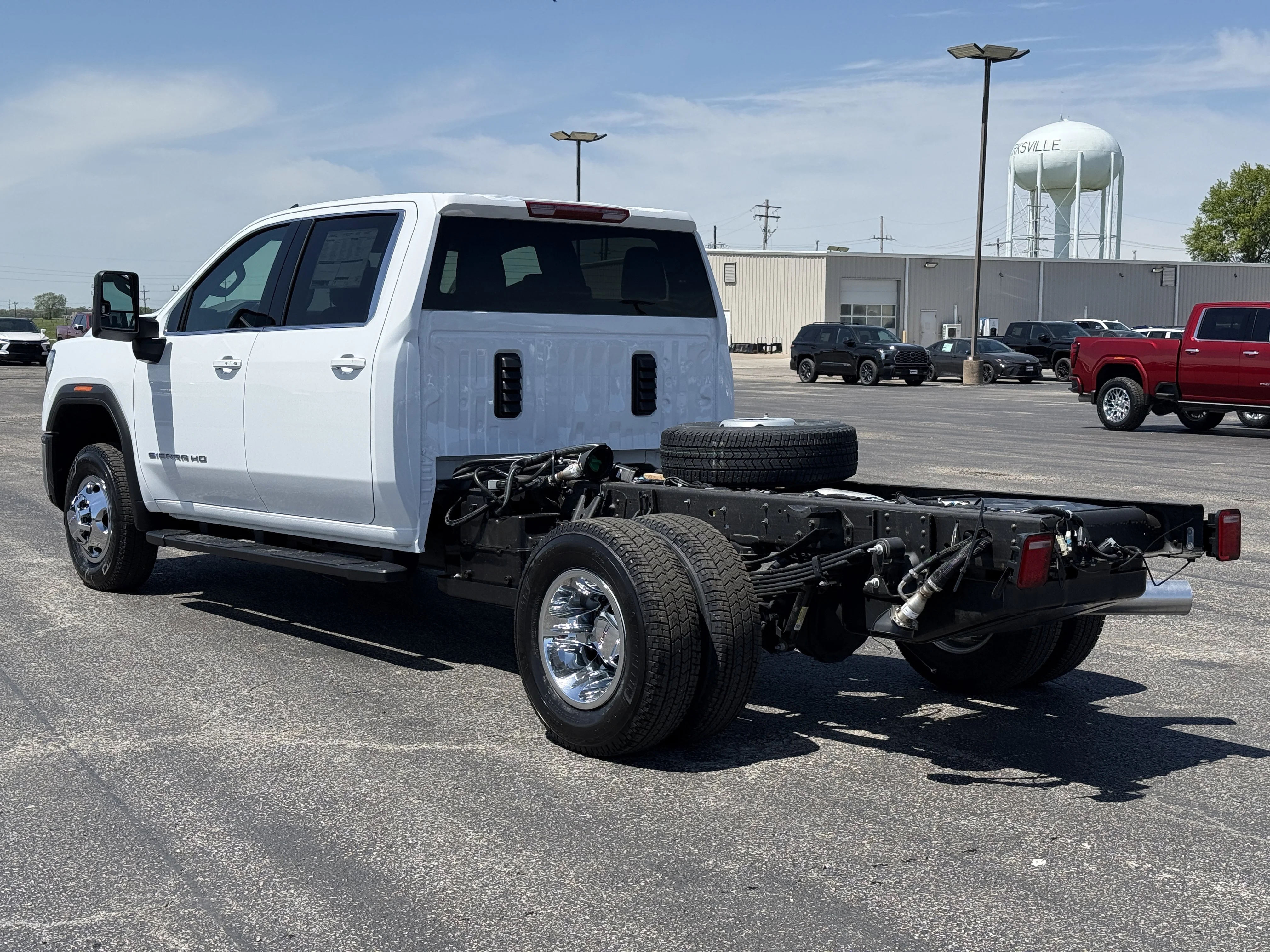 2026 GMC Sierra 3500 Chassis Cab SLE - Photo 7