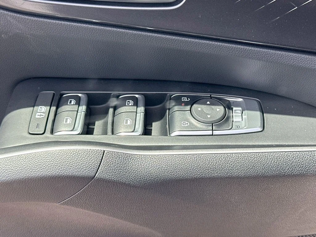 New 2026 Ivory Silver Kia S image 17