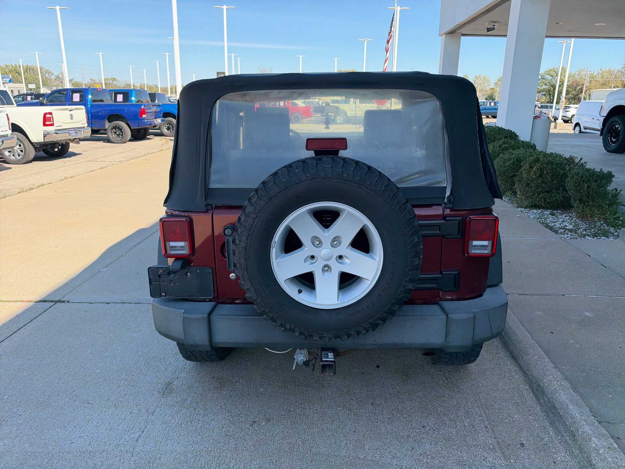 Used 2007 Flame Red Clearcoat / Black Hard Top Jeep X image 7