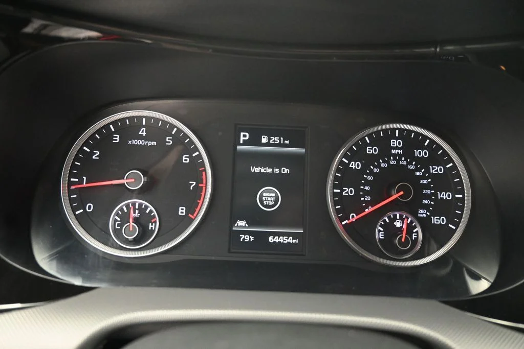 Used 2023 White Kia GT-Line image 19