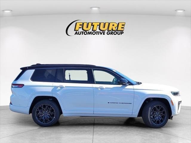 New 2026 Bright White Clear-Coat Exterior Paint Jeep Summit image 8