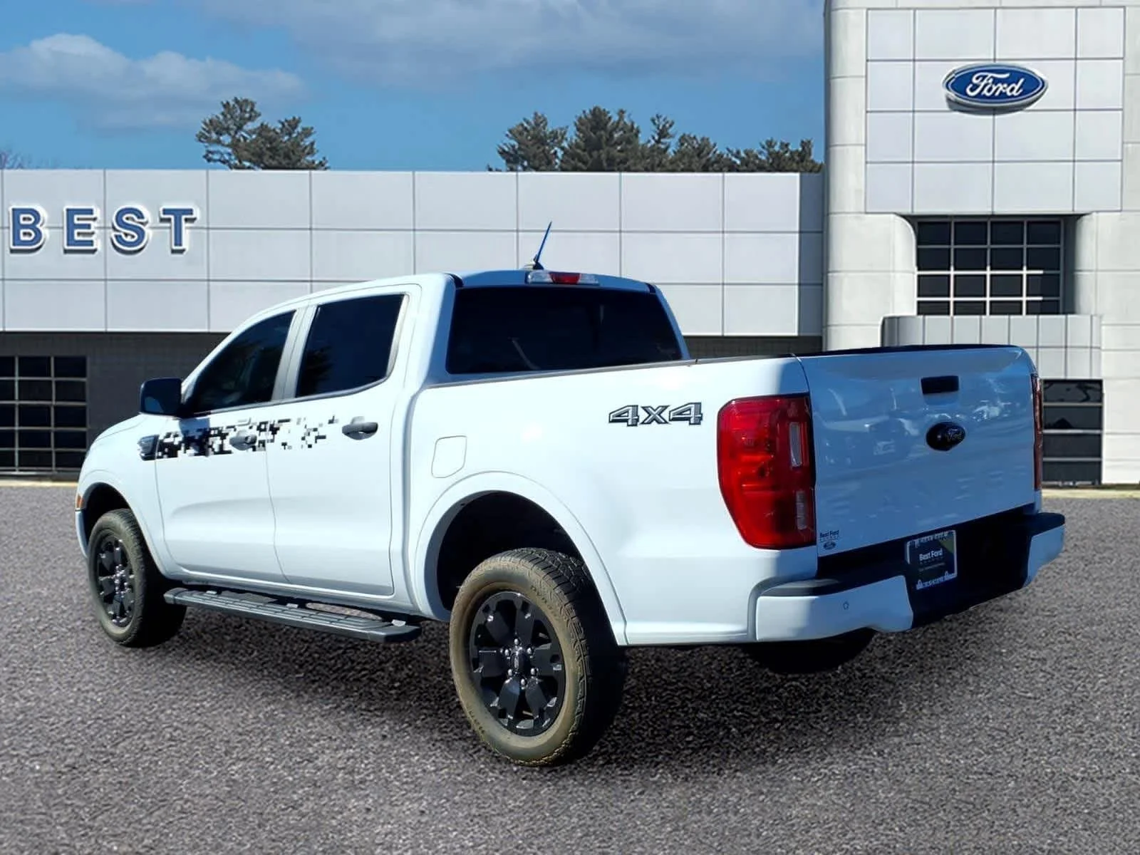 Used 2023 Oxford White Ford XLT image 5