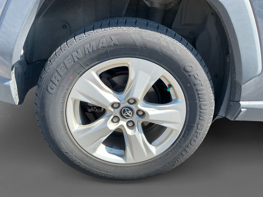 Used 2020 Gray Toyota XLE image 10