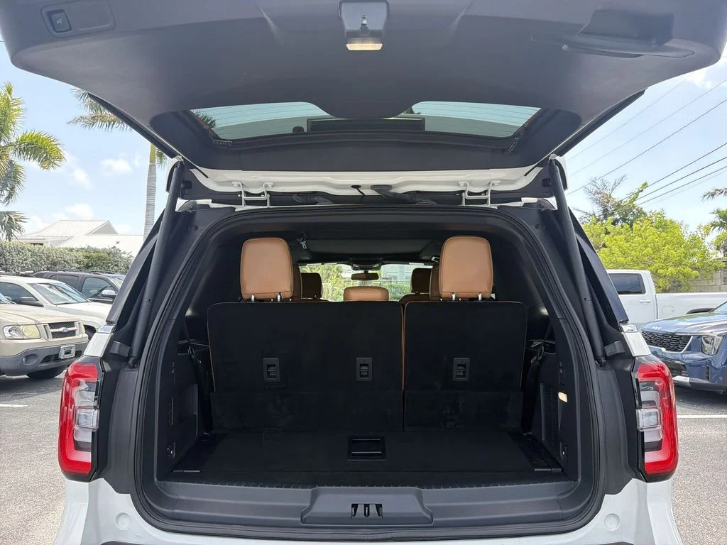 Used 2024 White Ford Platinum image 33