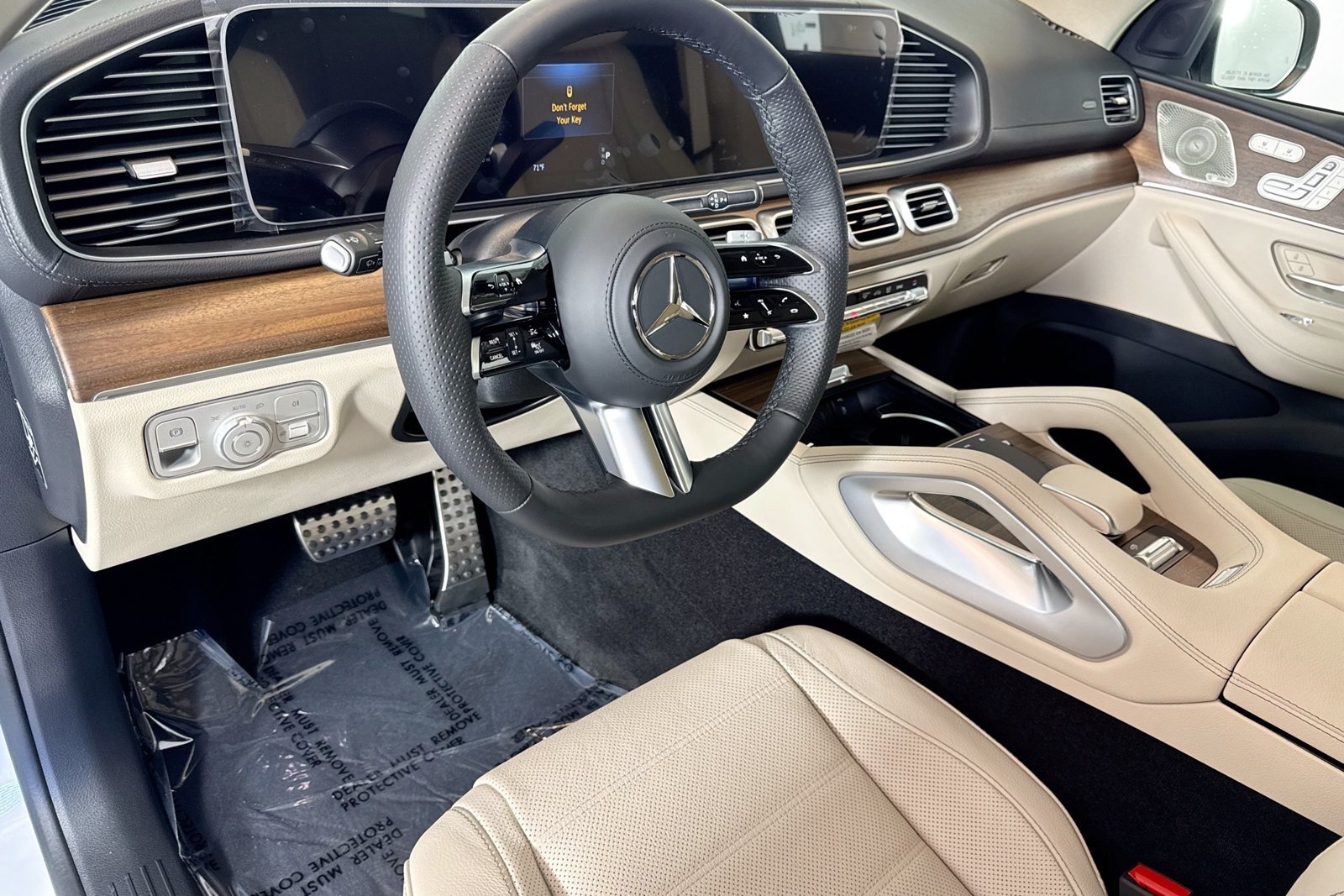 New 2026 Polar White Mercedes-Benz GLS 450 image 9