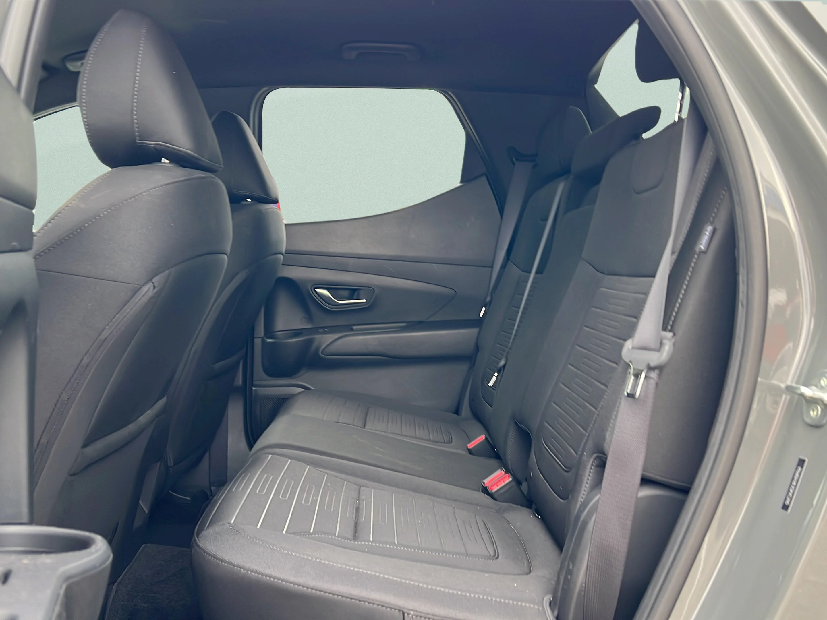 Used 2024 Hampton Gray Hyundai SE image 11