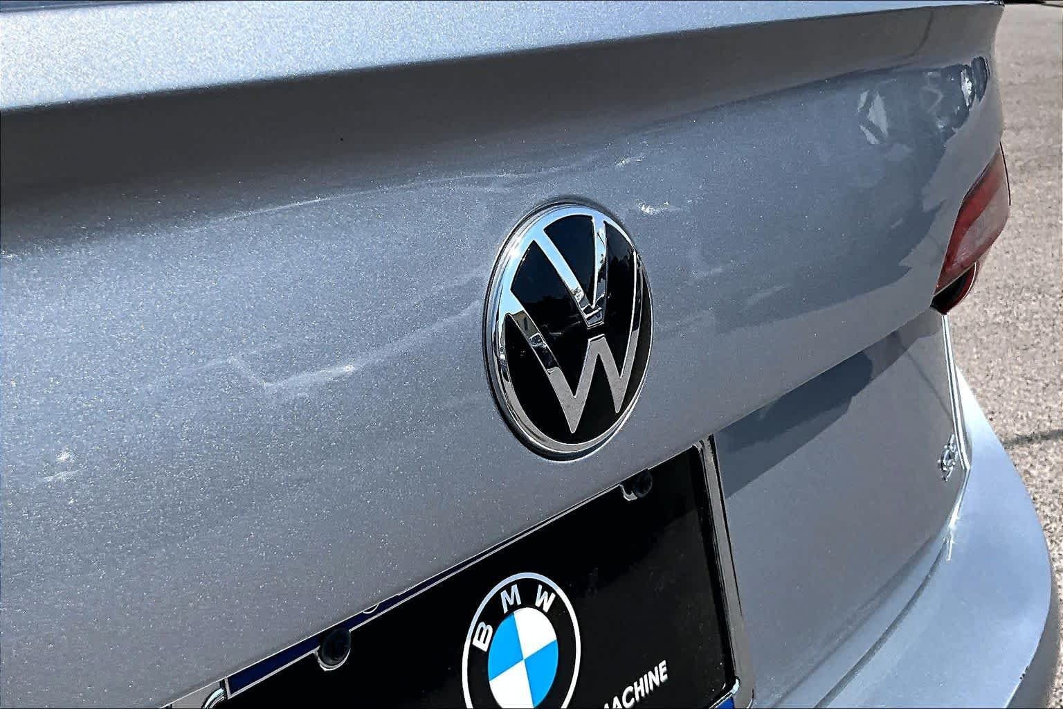 Used 2024 Deep Black Pearl Volkswagen SE image 9
