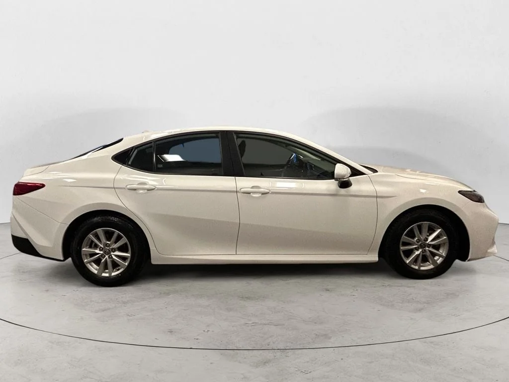 Used 2025 Ice Toyota LE image 6