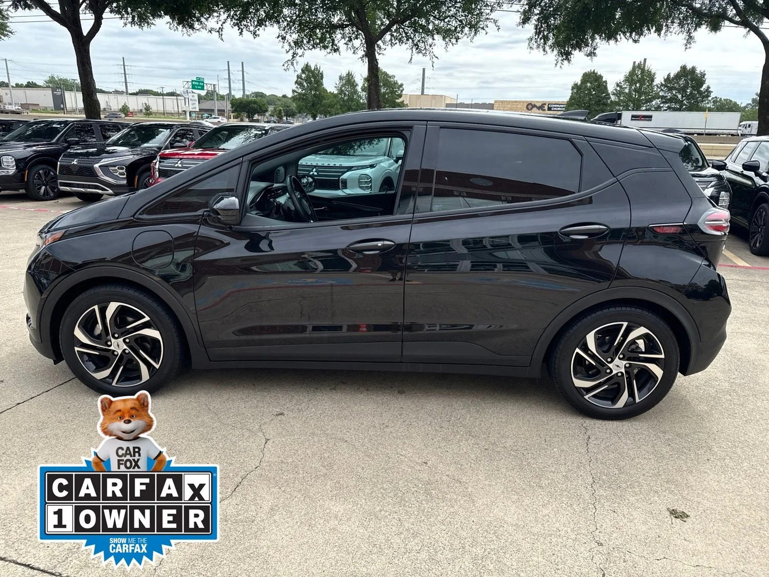 Used 2023 Black Chevrolet 2LT image 6