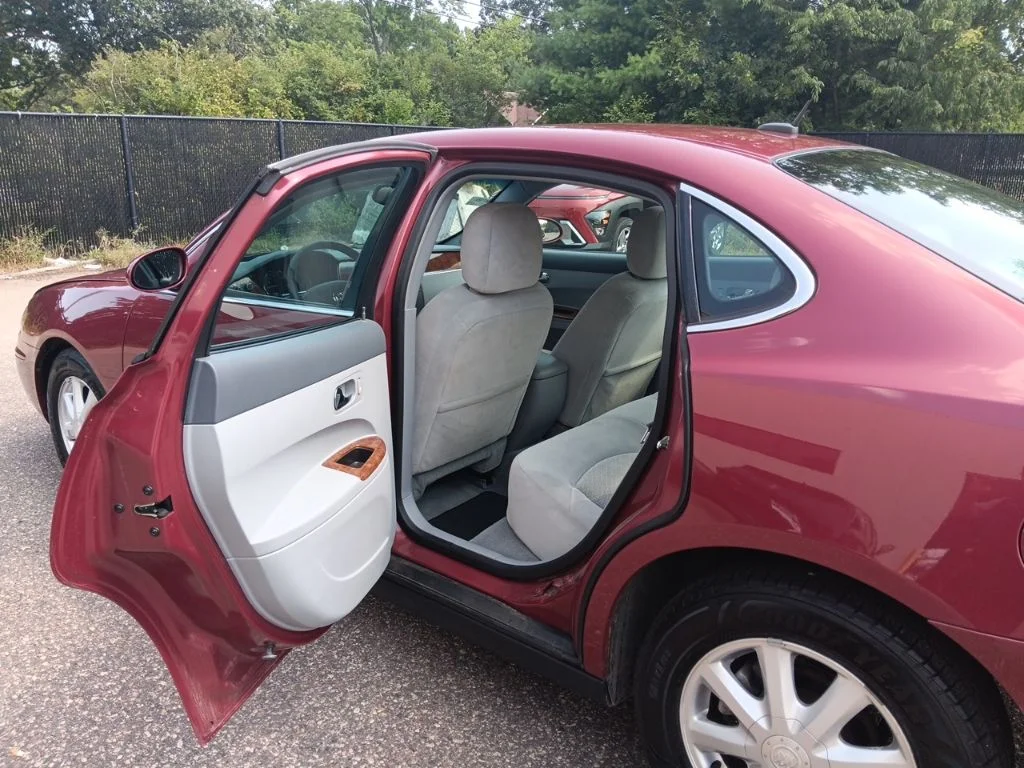 Used 2006 Cardinal Red Metallic Buick CX image 33