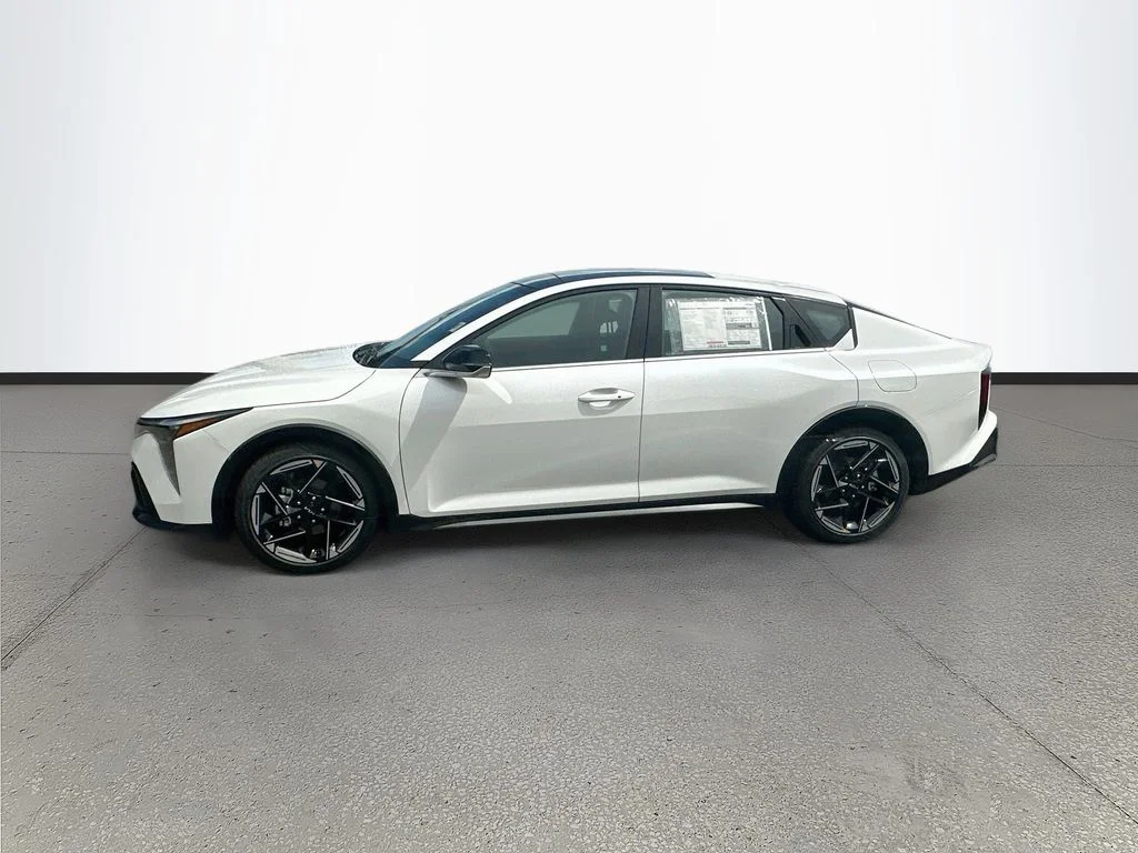 New 2026 Snow White Pearl Kia GT-Line image 4