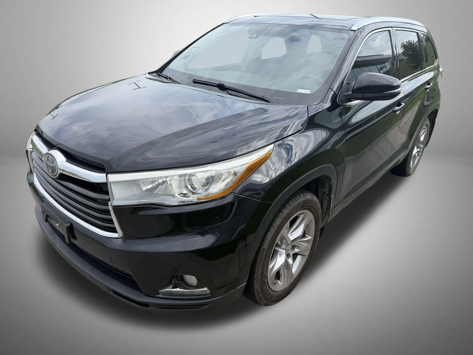 Used 2014 Black Toyota Limited Platinum V6 image 2