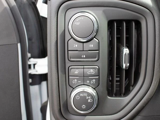 2025 GMC Sierra 2500HD Pro - Photo 11