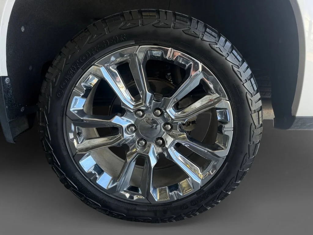 Used 2021 IRIDESCENT PEARL TRICOAT Chevrolet High Country image 16