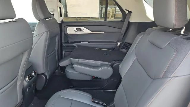 New 2026 Carbonized Gray Metallic Ford Active RWD image 26