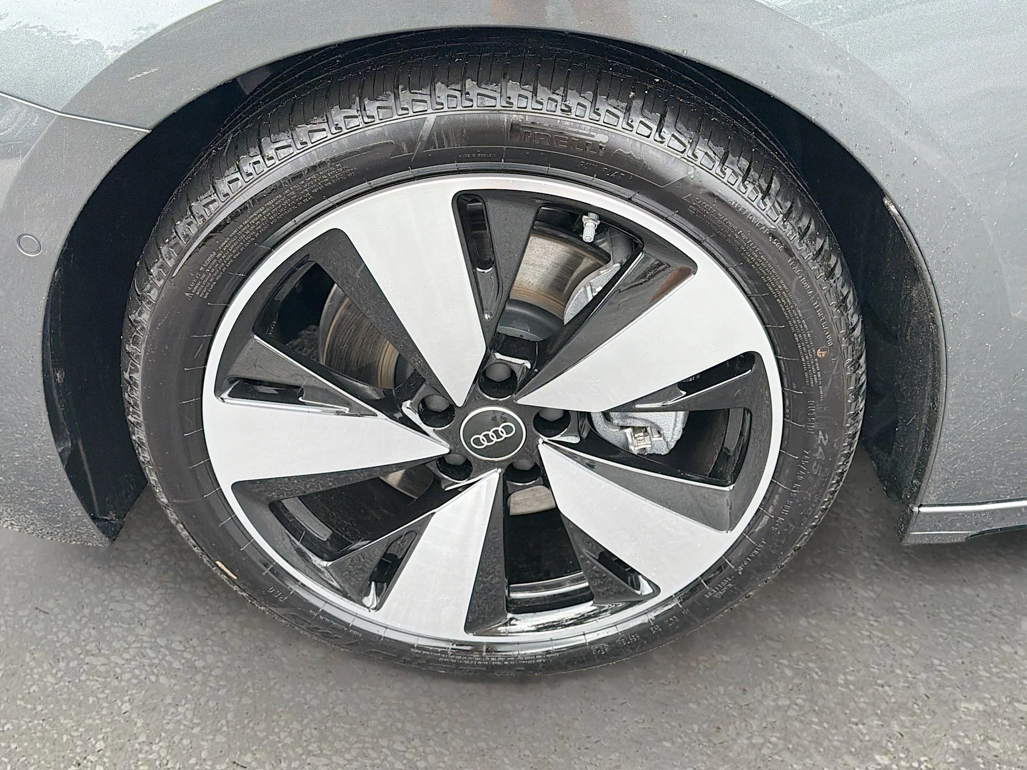 New 2026 Daytona Gray Pearl Effect Audi Premium Plus image 40