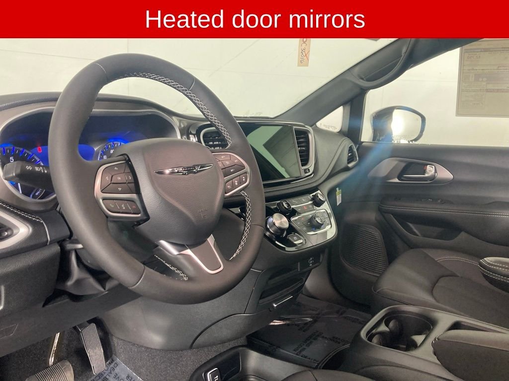 2026 Chrysler Pacifica Select - Photo 14