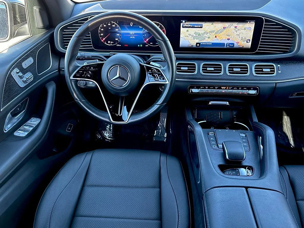 Used 2025 Black Mercedes-Benz GLE 450 4MATIC® image 13