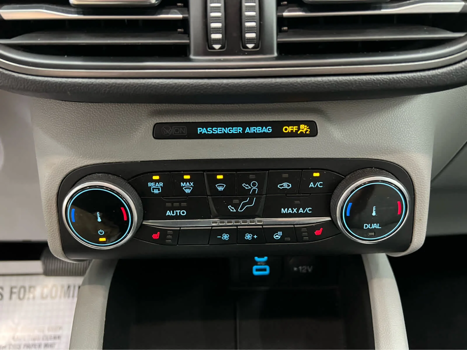 Used 2023 Oxford White Ford Active image 29