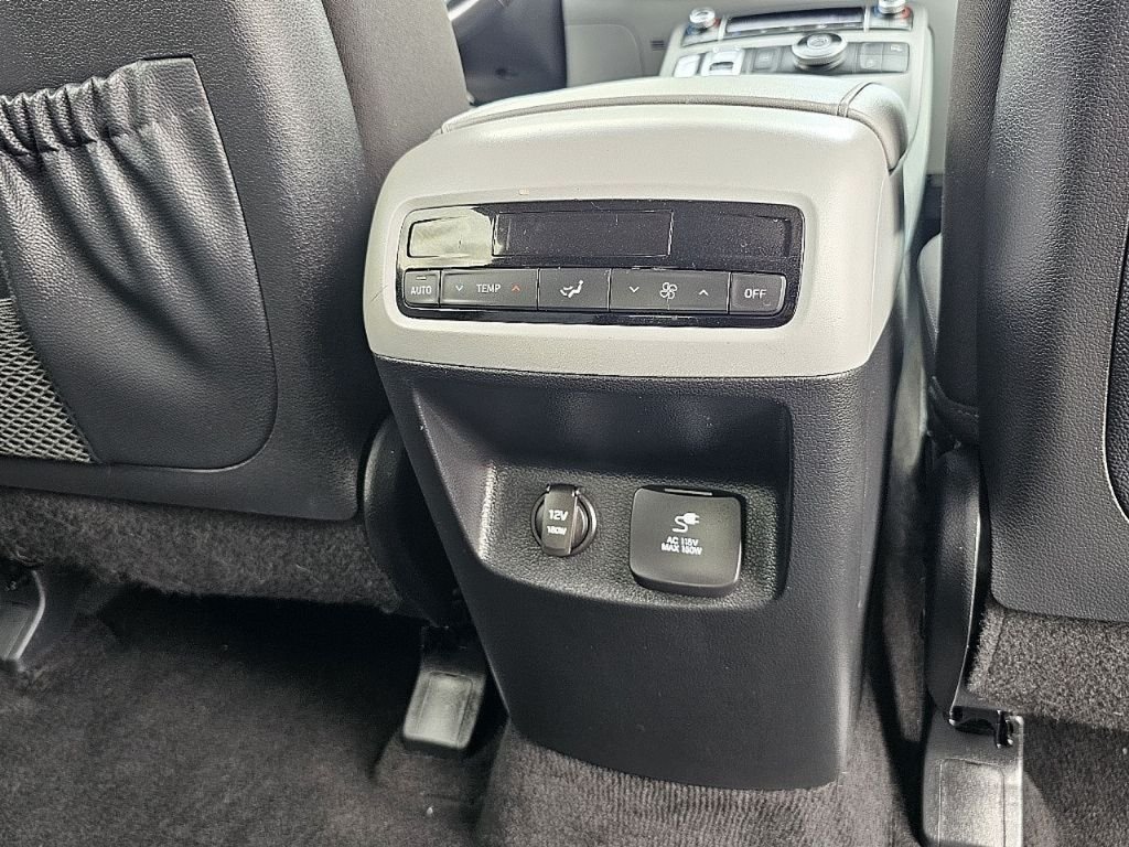 Used 2020 White Hyundai SEL image 22