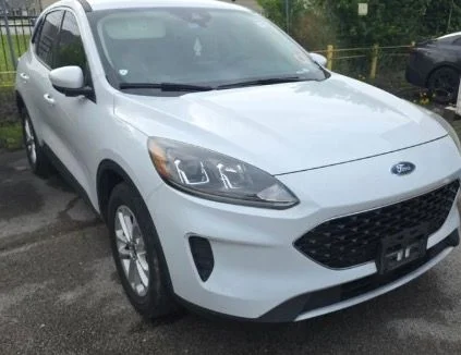 Used 2020 White Ford SE image 6