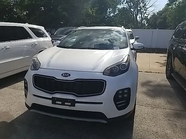 Used 2018 White Kia EX image 10