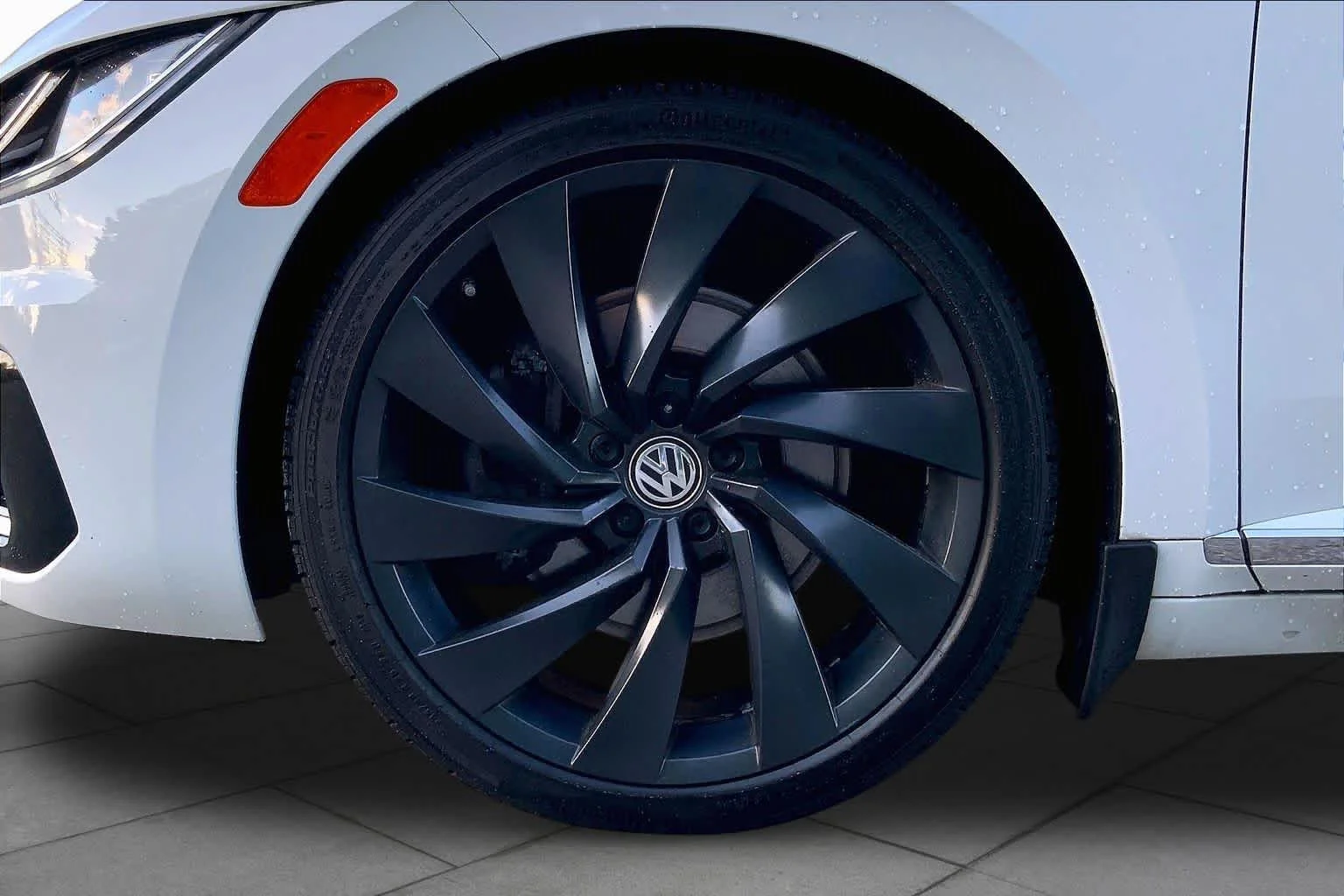 Used 2019 Pure White Volkswagen SEL R-Line image 11