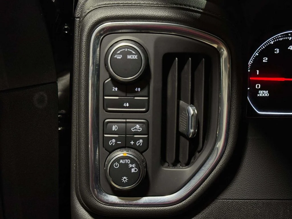 Used 2021 Black Chevrolet LT image 17