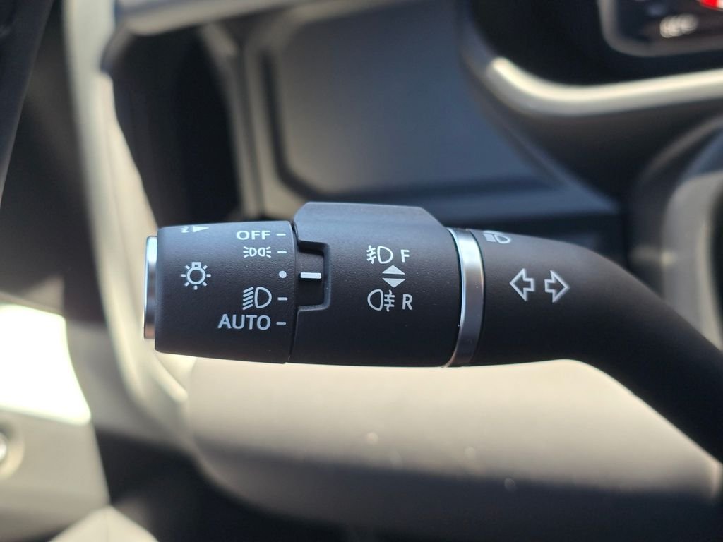 New 2026 Fuji White LAND ROVER X-Dynamic SE image 29