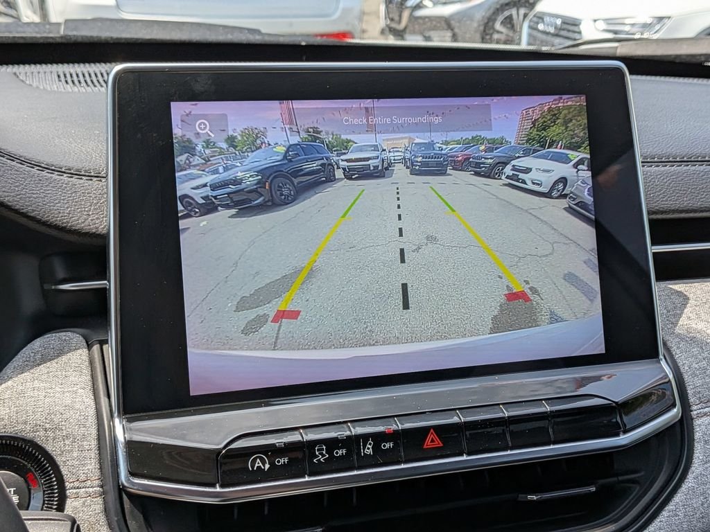 Used 2022 White Jeep Latitude Lux image 18
