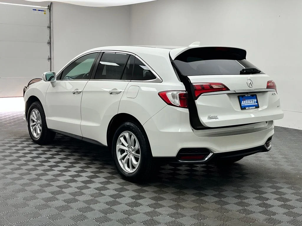 Used 2018  Acura Base image 13