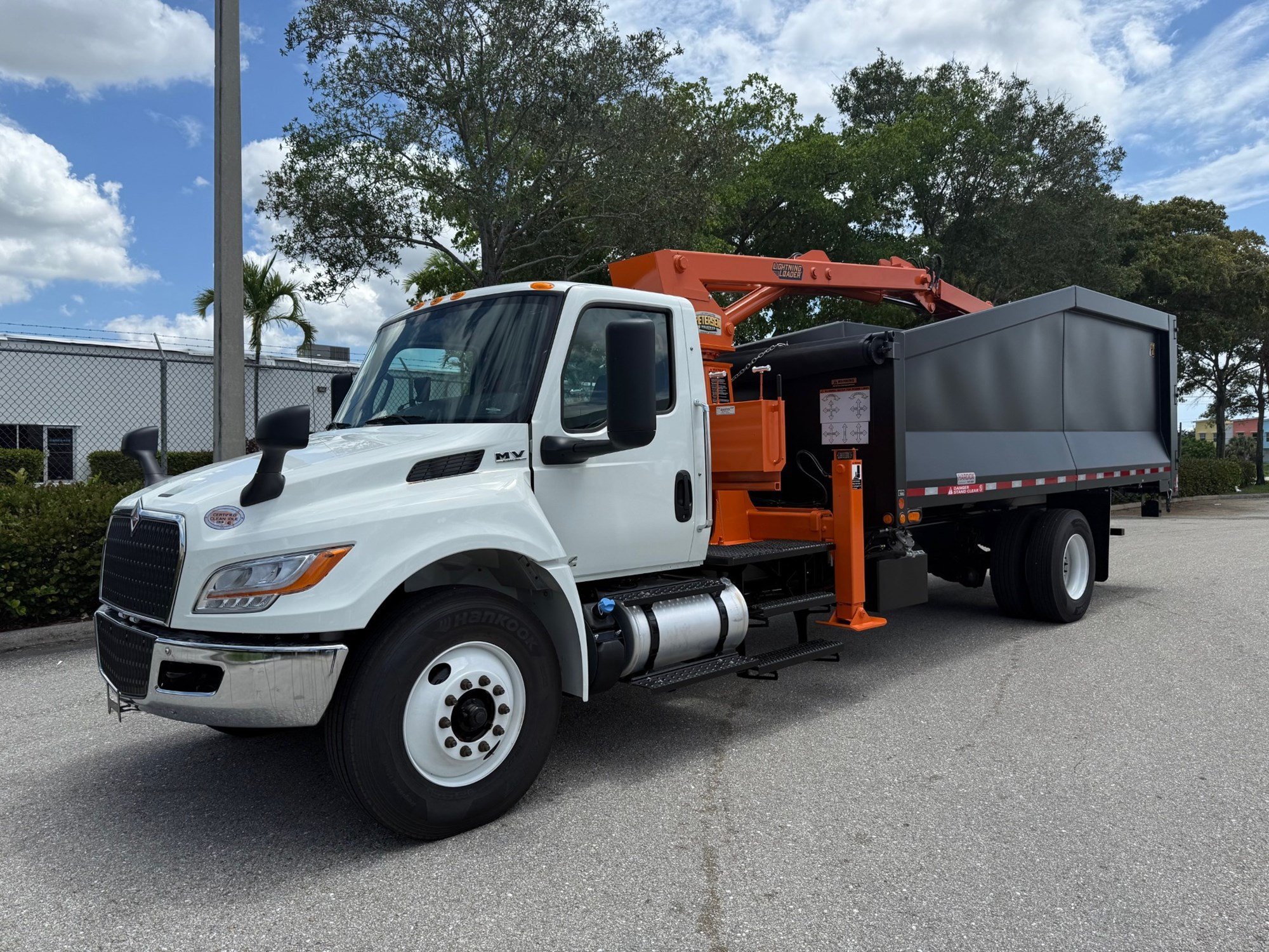 New 2026 INTERNATIONAL MV607 SBA 4X2 Grapple for Sale #1000445