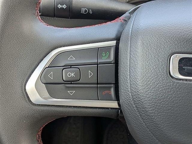 Used 2025 Bright White Clearcoat Jeep Trailhawk image 27