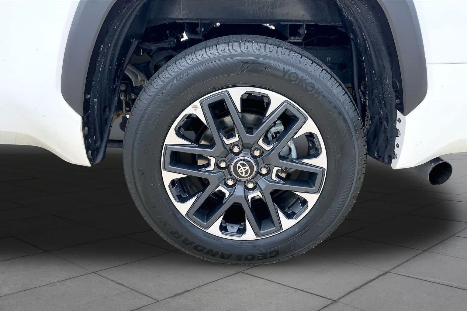 Used 2023 Ice Cap Toyota SR5 image 11