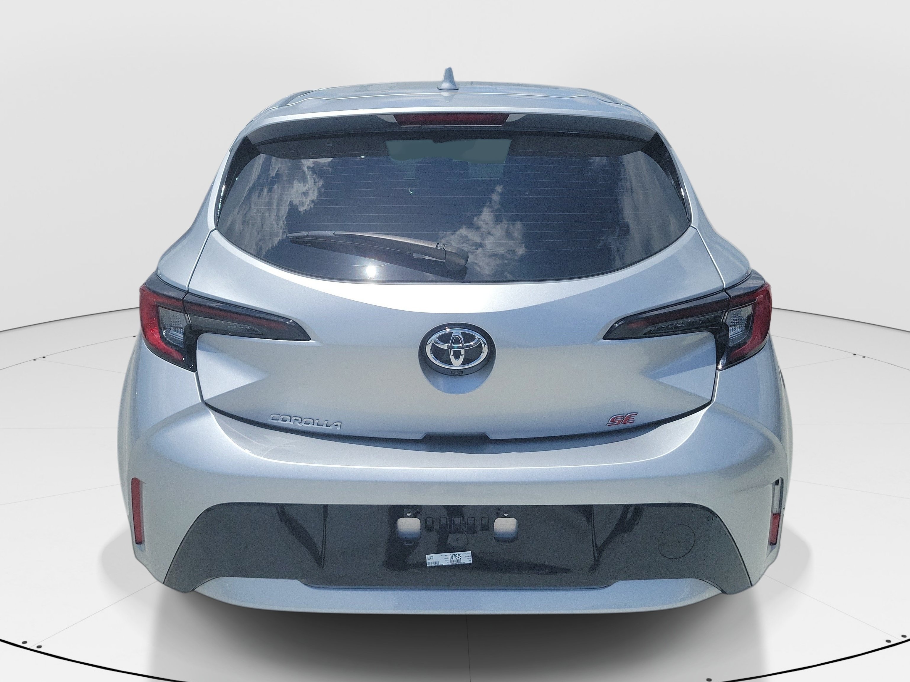 Used 2025 Classic Silver Metallic Toyota SE image 5