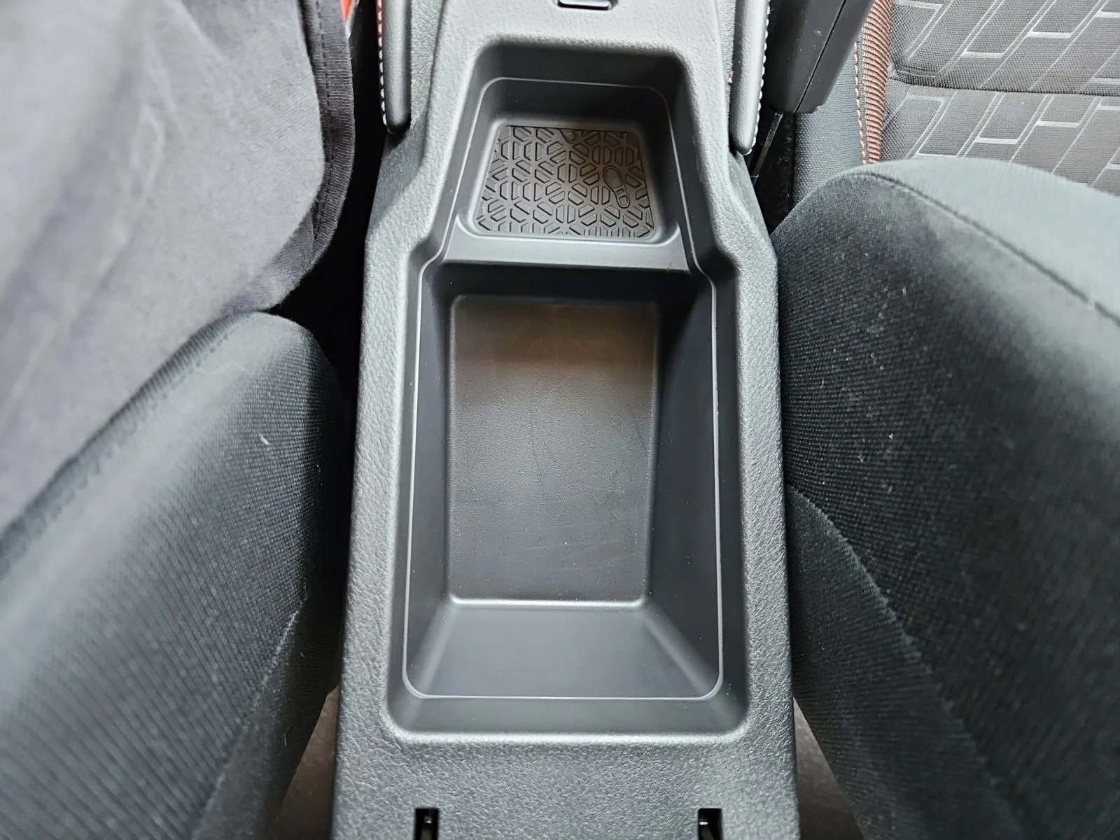 Used 2024 White Nissan SR image 17