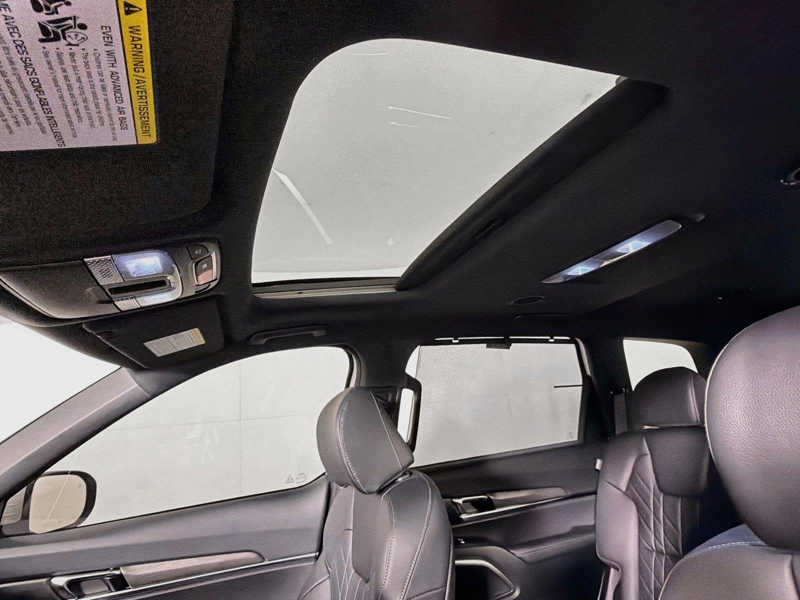 Used 2025  Kia EX X-Line image 5
