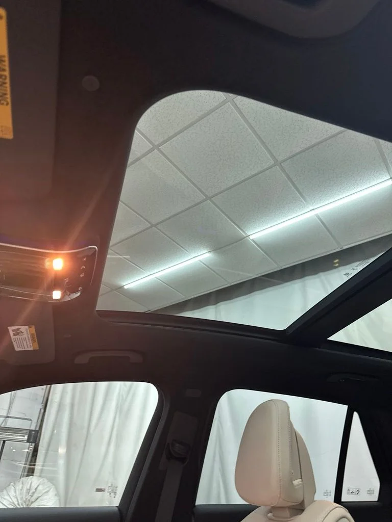 New 2027 White Mercedes-Benz GLC 300 image 20
