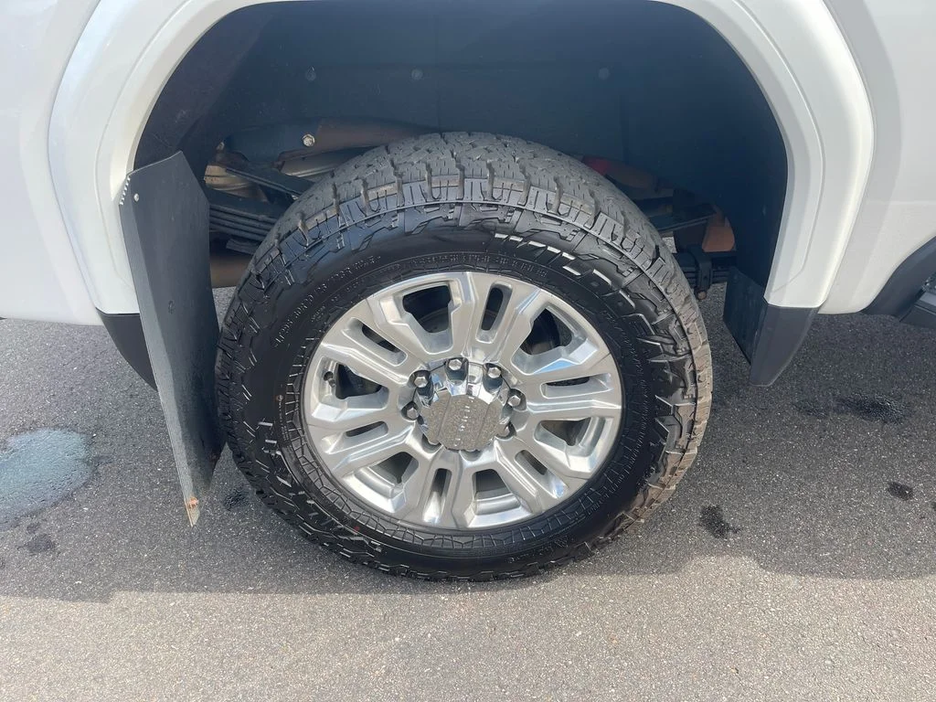 Used 2020 White GMC Denali image 11
