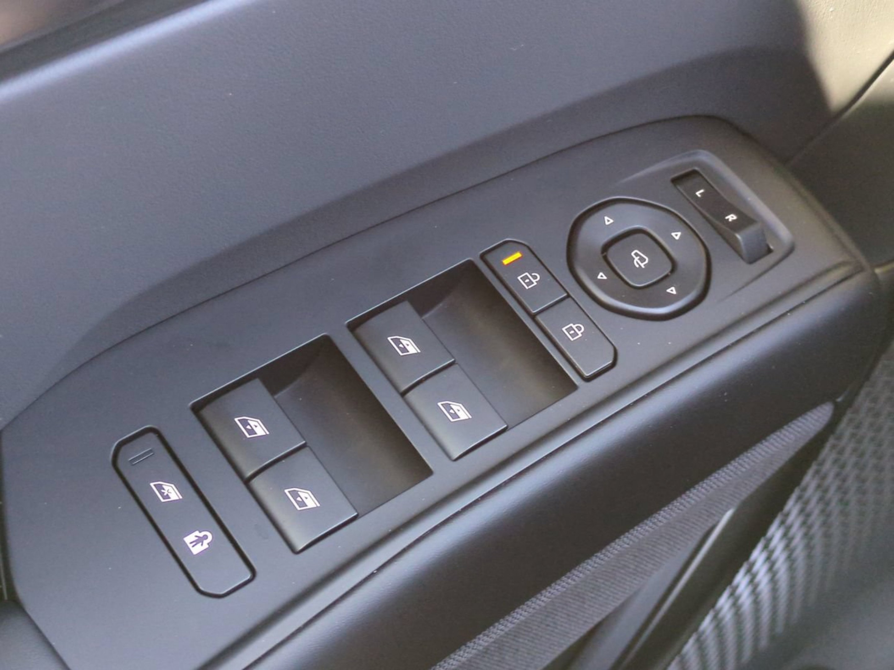 New 2026 Ivory Silver Kia Land AWD image 30
