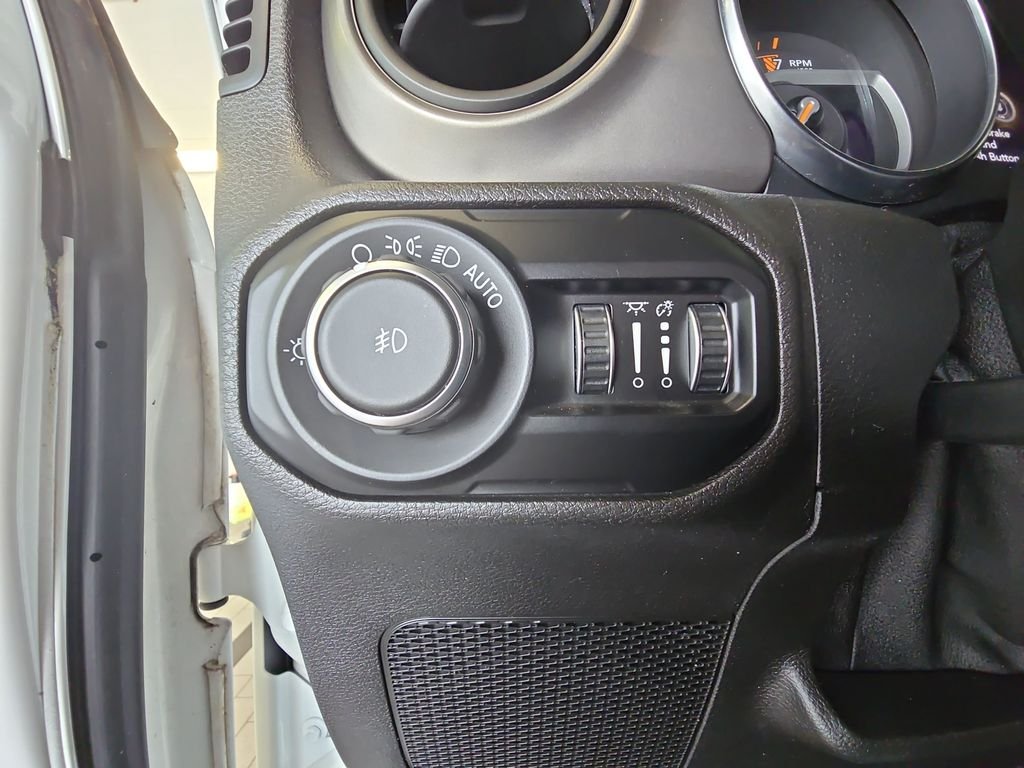 Used 2019 White Jeep Unlimited Sport S image 25