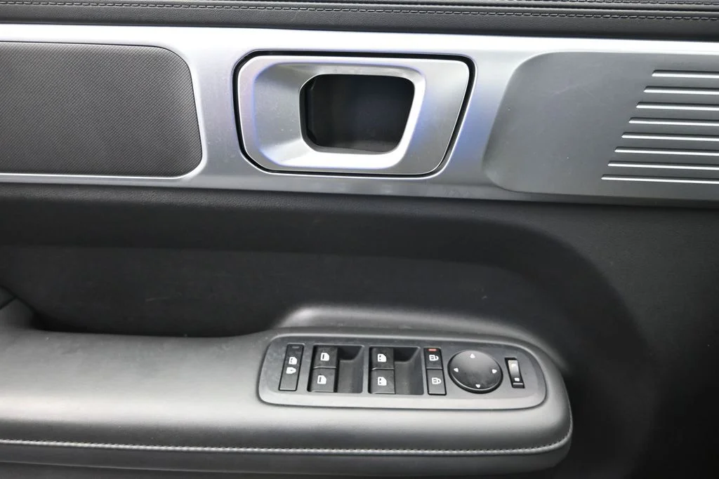 Certified Used 2025 Atlantic Blue Hyundai SEL image 17
