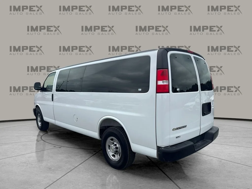 Used 2025 White Chevrolet LS image 3