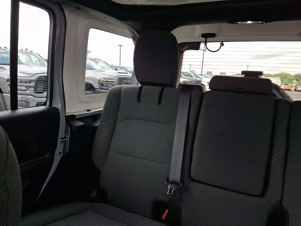 Used 2024 Earl Clearcoat Jeep Sahara image 19