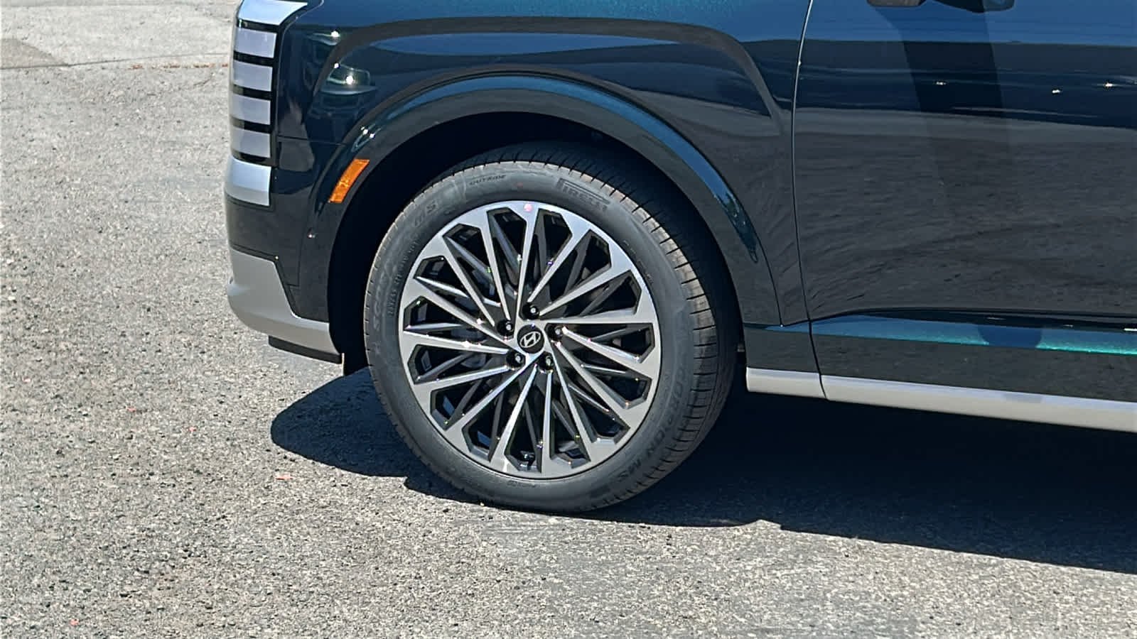 New 2026 Robust Emerald Pearl Hyundai Calligraphy image 9