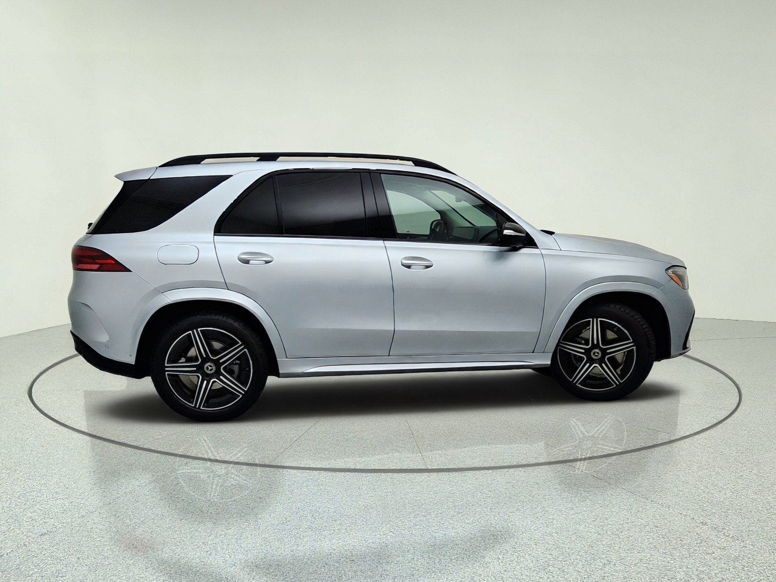 New 2026 Cirrus Silver Metallic Mercedes-Benz GLE 350 4MATIC® SUV image 36