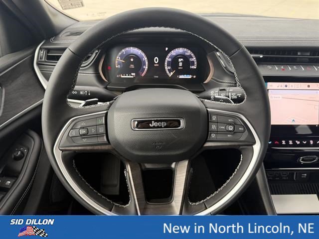 New 2026 Baltic Gray Metallic Clear-Coat Exterior Paint Jeep Laredo Altitude image 8